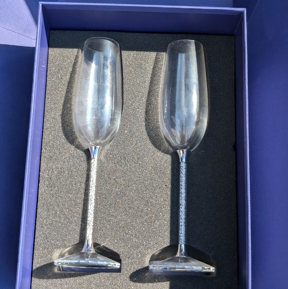 Swarovski Crystalline Toasting Flutes (set of 2) - Picture 3 of 6